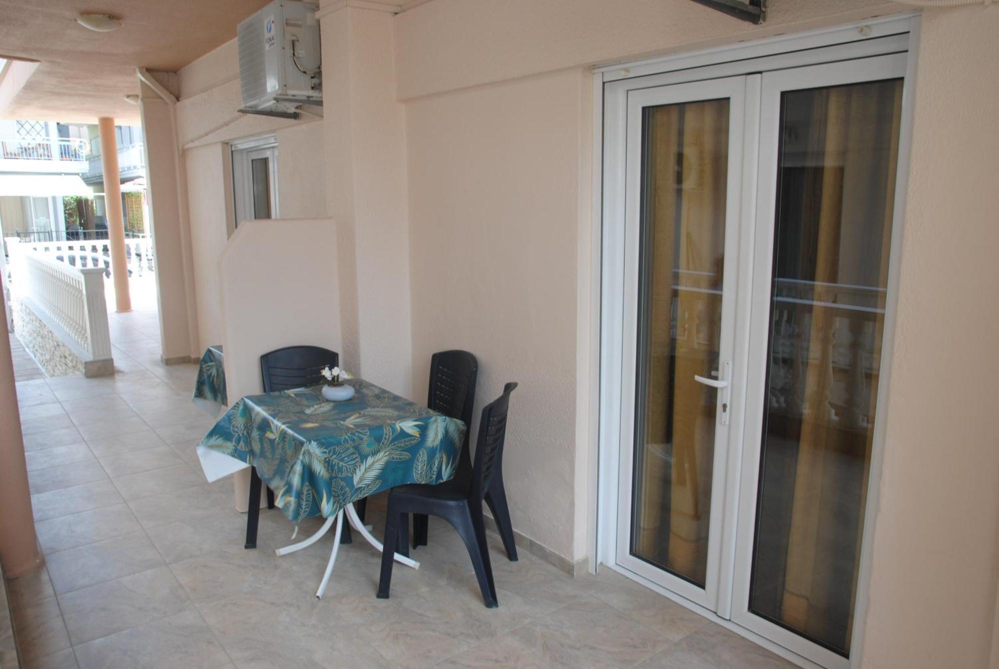 Light Blue Paralia Apartments Dış mekan fotoğraf