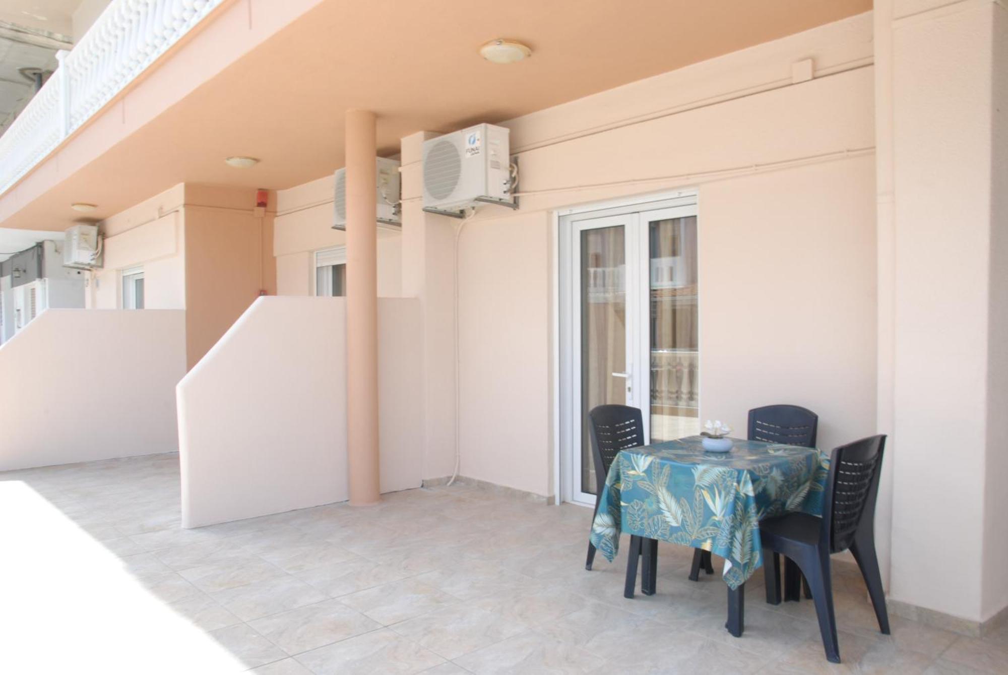 Light Blue Paralia Apartments Dış mekan fotoğraf